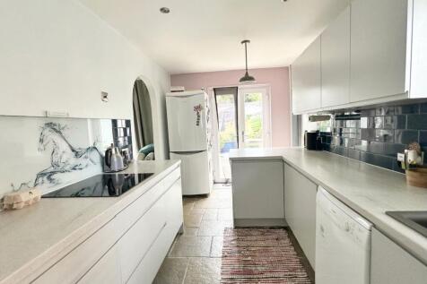 Kitchen / Breakfast Room