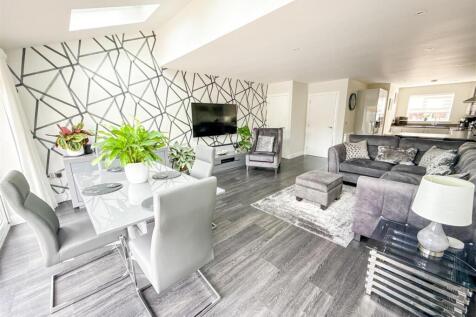 OPEN PLAN LIVING SPACE