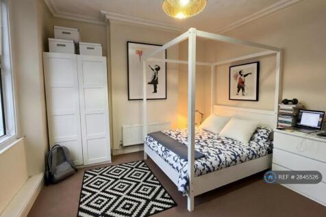 Room £680 Pppm