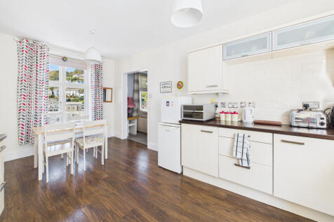 CAM05627G0-PR0020-STILL001