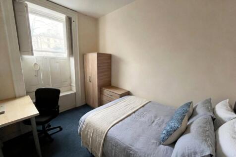 4-bed flat on HFF 15 Richmond Terrace, Clifton, Bristol, BS8, £2,820/mo