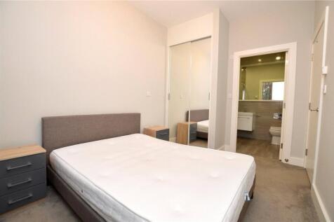 Flat 79, Greenleigh Court, Dawsons Square, Pudsey, West Yorkshire photo 4