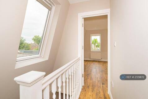 Master Bedroom (2nd Floor)