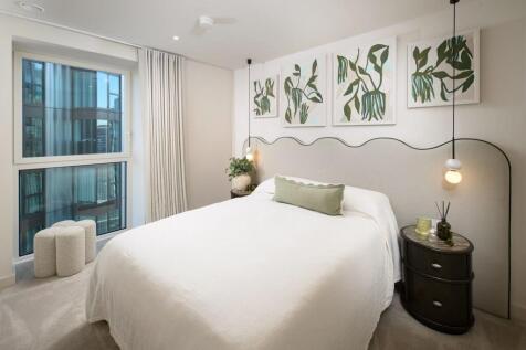 London, SE18 - property photo