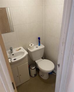 Flat 2 (6) 2.jpeg