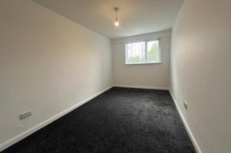 2 bed flat Kenelm Court,  London Road, CV3 4HD photo 4