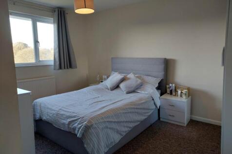 Front double bedroom