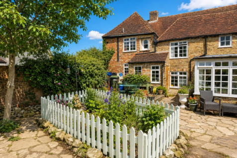 high street garden 1.png