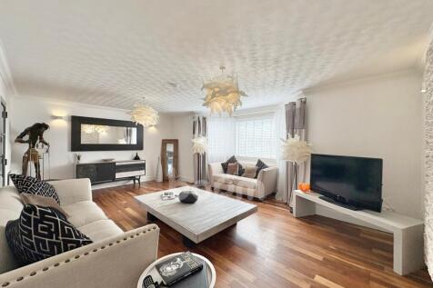 Dipple Road, Kilbirnie lounge