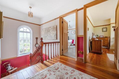 STAIRCASE AND LANDING.jpg