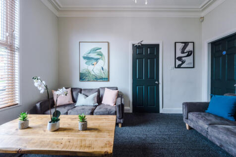 114 Woodsley, Living Room 4