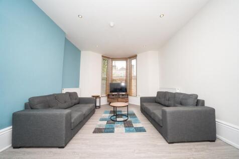 9-bed flat on 16 Newbould Lane, Broomhill, S10, £4,290/mo
