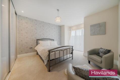 Wellston Crescent-20.jpg