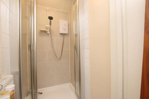 Shower room (2).JPG