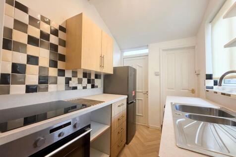 3-bed flat on Kitchener Street, Gateshead, NE9, £850/mo
