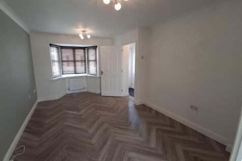 Bloomery Way, S45 photo 3