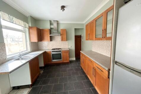 Cardonnel Road, Neath, SA10 photo 3