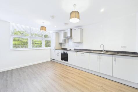 CAM01909G0-PR0444-STILL003