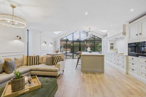 Open Plan Family Dining Kitchen