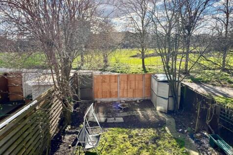 4 Bedroom House, Beckton, E6 For Sale By Barrain L