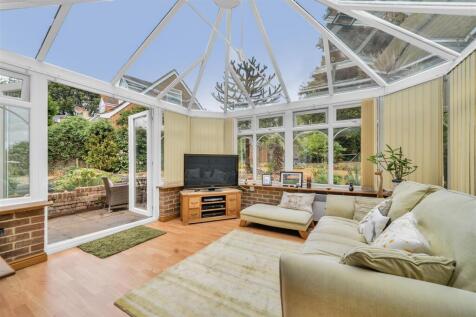 For Sale by Aspire Residential | Cleveland Copse