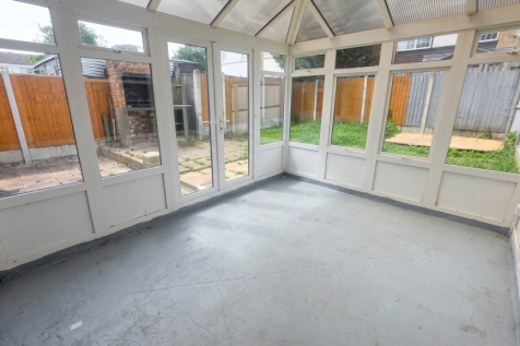 Heaton Avenue, Romford, Havering photo 4
