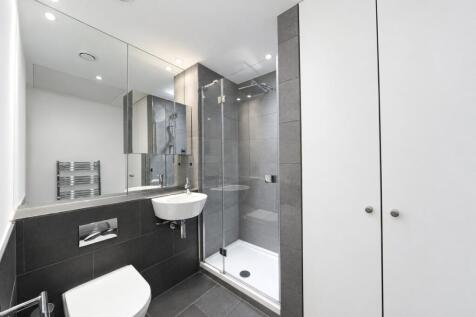 Main bathroom photo