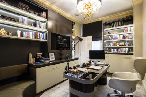 6 bed, 9 bath Town House in London - Photo 12