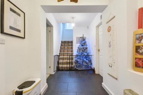 Entrance Hall_1.jpeg