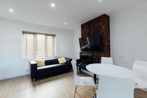 4-bed house on Havelock Street, Loughborough, £2,080/mo