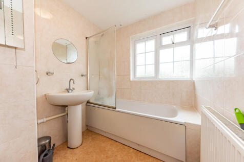Sheridan Road, Frimley photo 4