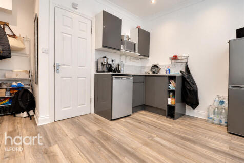 Aldborough Road South, Ilford photo 3