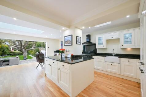 EWELL PARK WAY
