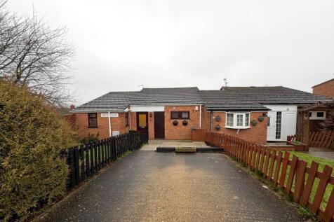 Three Bedroom Semi Detached House on Bretton Clos