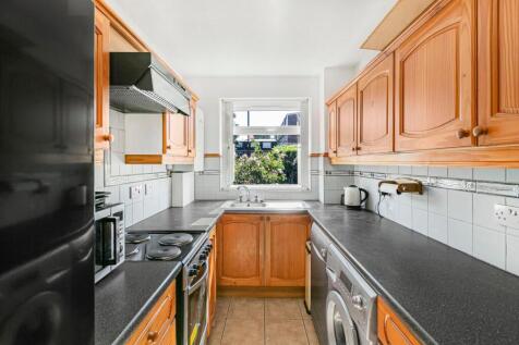 Rowan Close, London, W5 photo 3