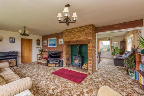 Elm Tree Farm-Living Room.jpg