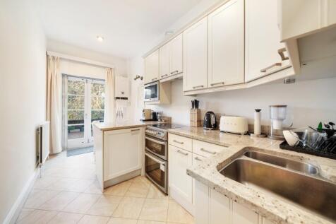 Chepstow Crescent, London, W11 photo 4