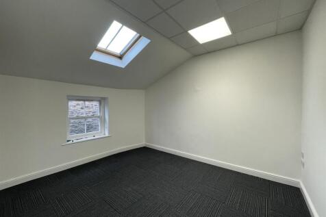 Office to rent Image 3