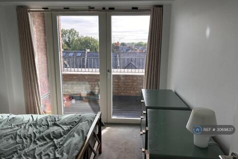 Kingston Road, London, SW20 photo 4