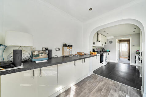 1424979-18-69bdba...