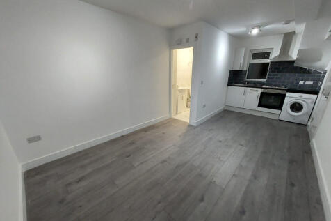 Newly Refurbished &amp; Stunning Studio Flat (3) - N1