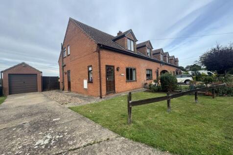 Louth, LN11 - property photo