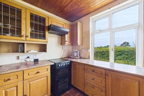 3-bedroom detached bungalow  (38).jpg