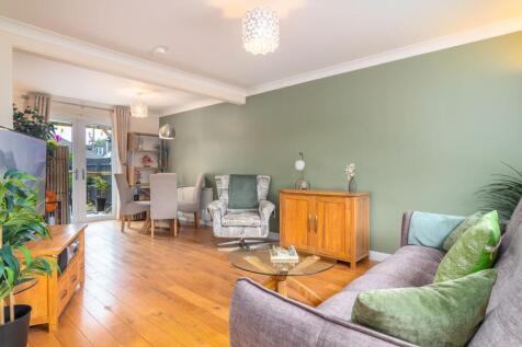 Lounge/ Dining Room