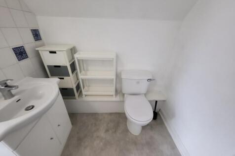 Shower, utility r...