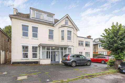 Bournemouth, BH5 - property photo