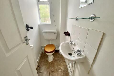 Cloakroom/wc