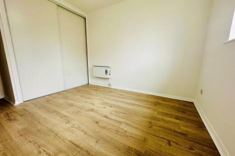 Bedroom photo 2