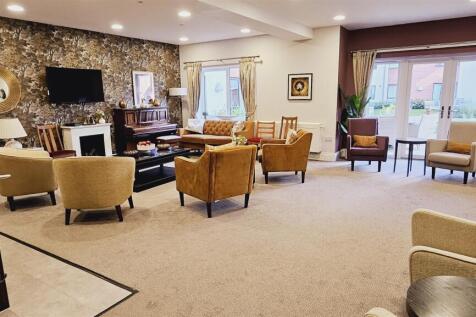 Communal Lounge (2).jpg