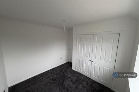 Bedroom 2 (2)
